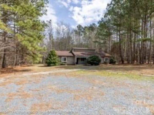 136 Brentwood Drive , Troy, NC 27371