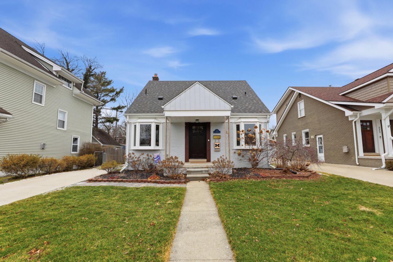325 N Evergreen Street, Plymouth, MI 48170 Main Photo