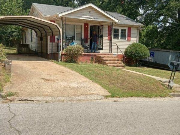 657 E JACKSON ST, Bolivar, TN 38008