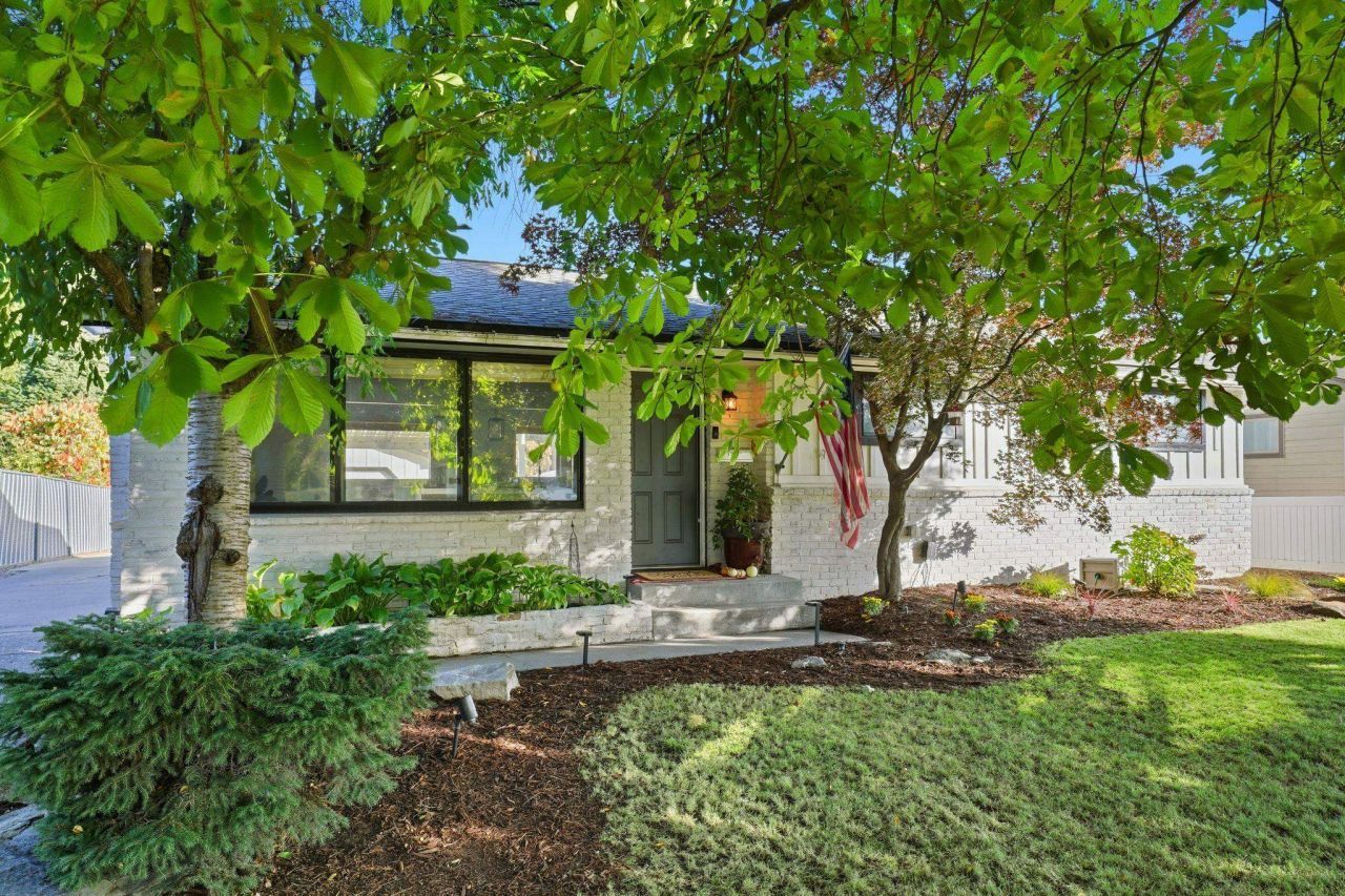 2803 E 39th Ave, Spokane, WA 99223 Main Photo