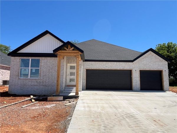 6705 Crabapple Street, Bentonville, AR 72713