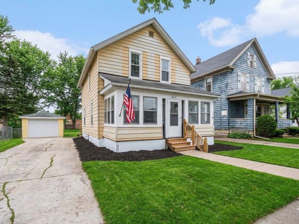 819 Pearl Street , Aurora, IL 60505