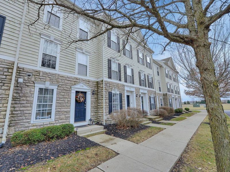 5583 Mesa Falls Street, Unit 15, Dublin, OH 43016 Photo 2