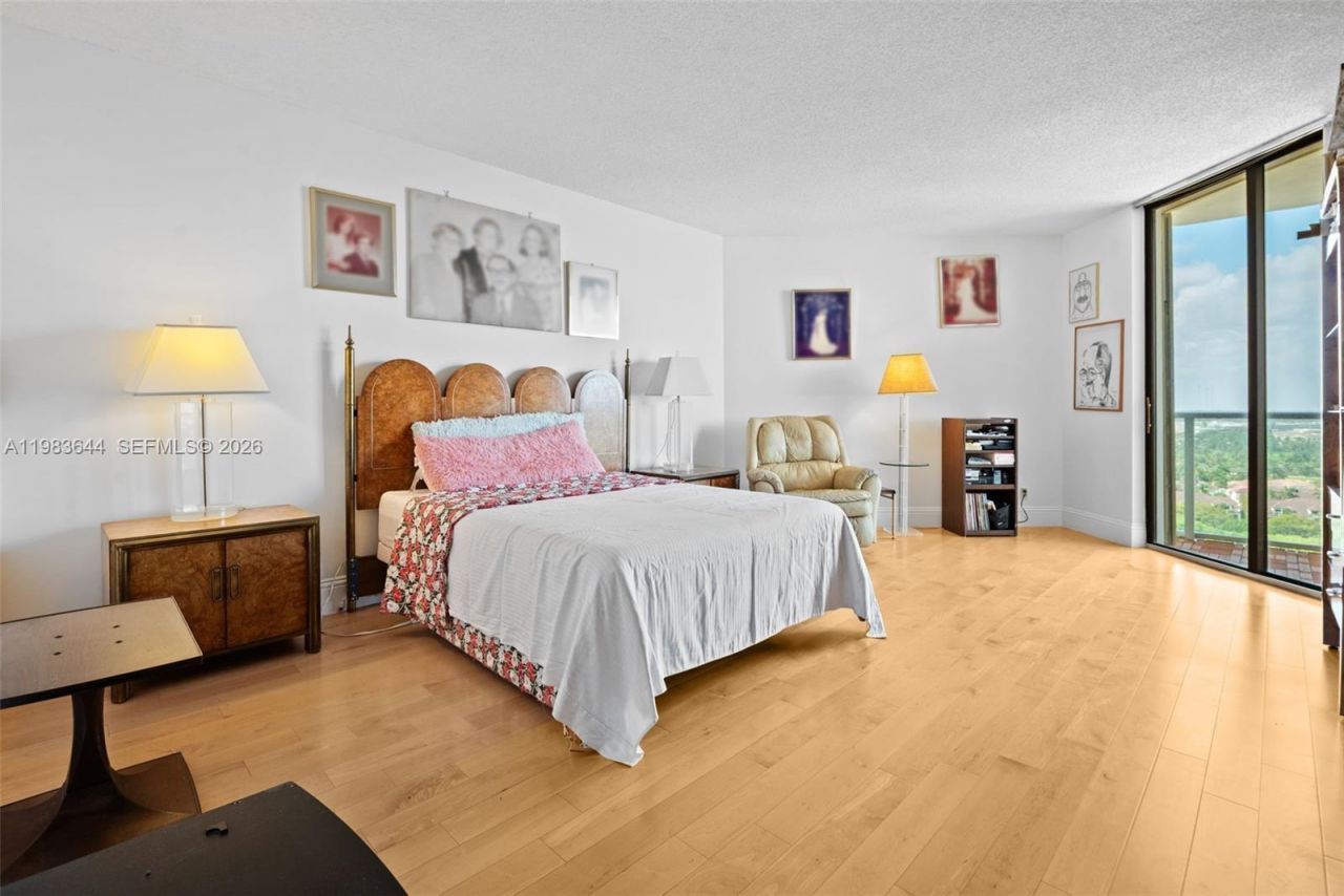 19500 Turnberry Way, Unit 16C, Aventura, FL 33180 Photo