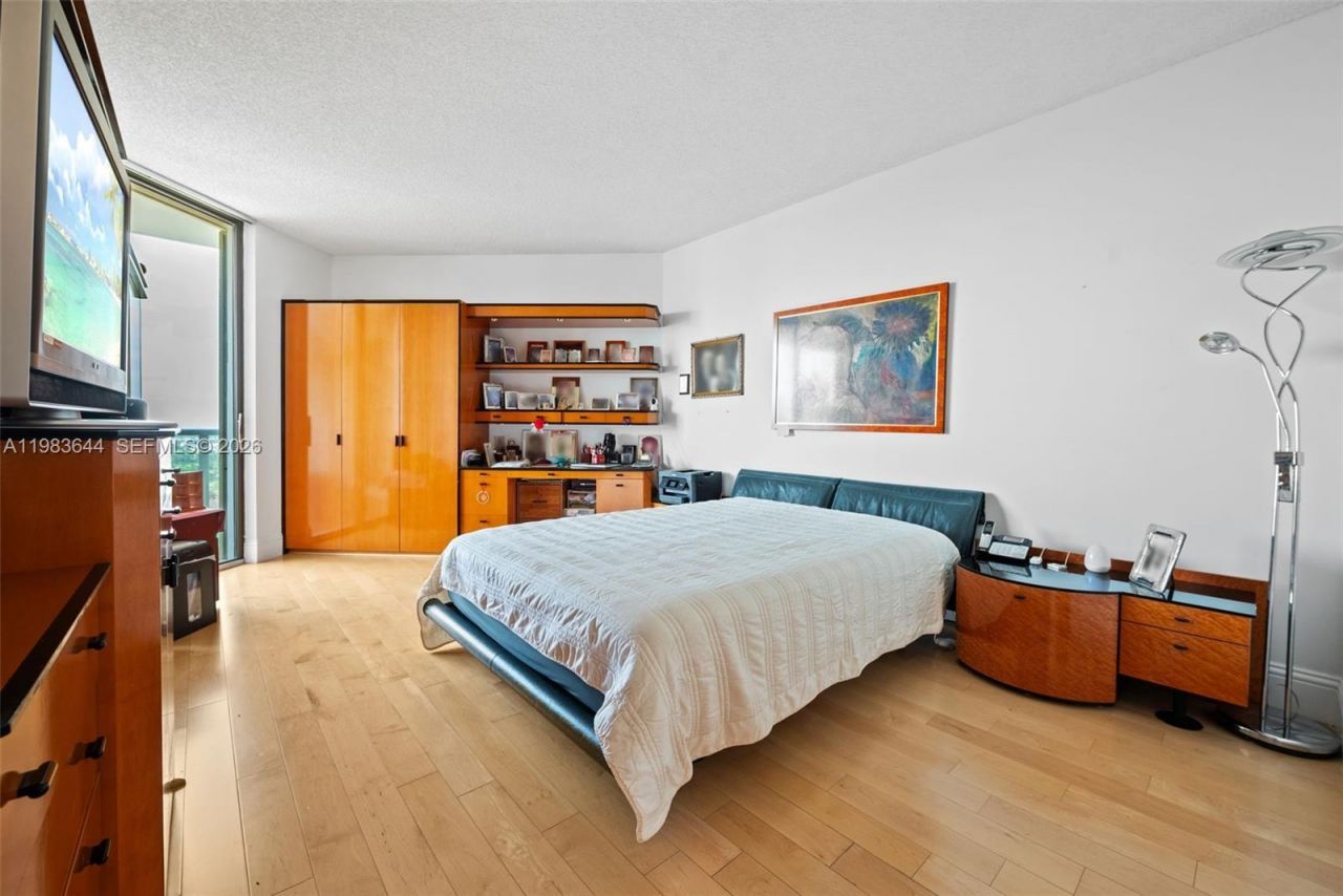 19500 Turnberry Way, Unit 16C, Aventura, FL 33180 Photo