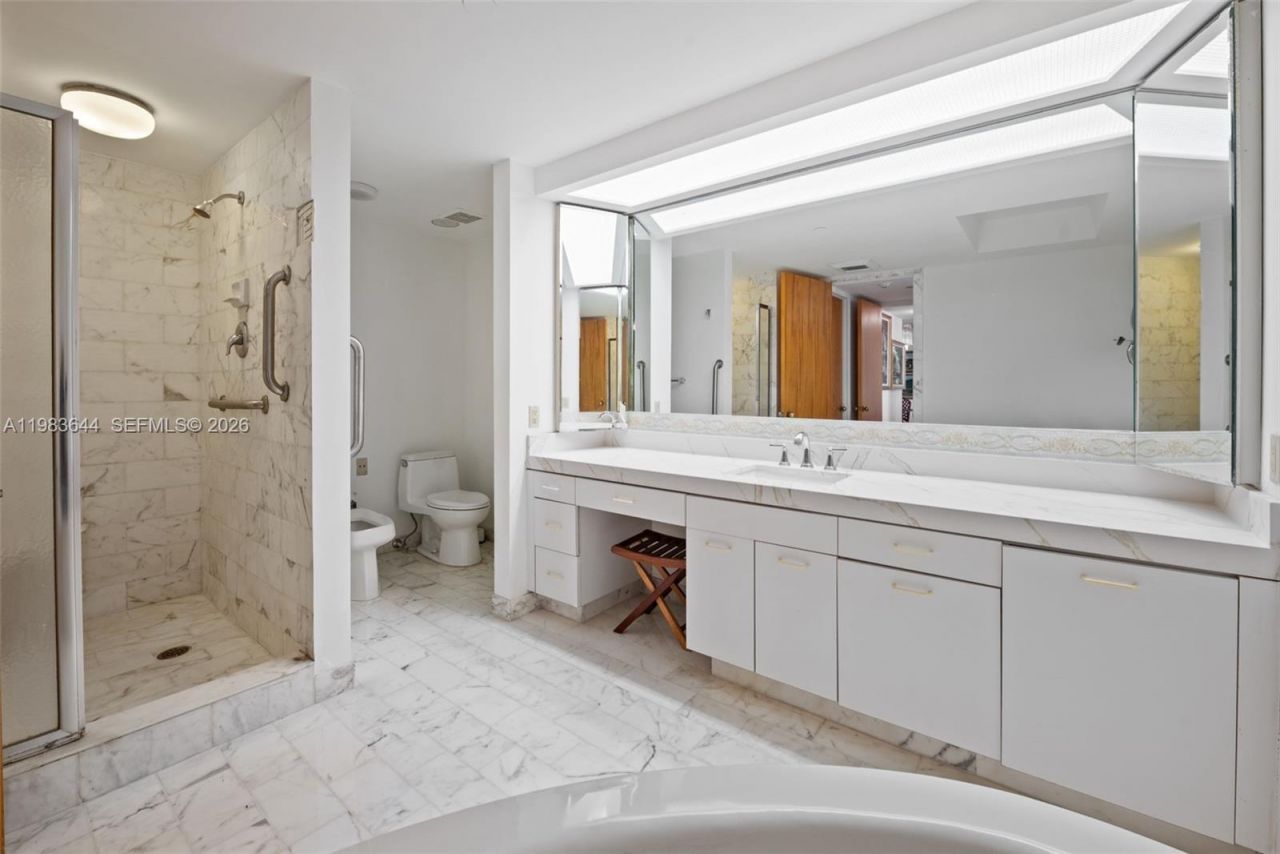 19500 Turnberry Way, Unit 16C, Aventura, FL 33180 Photo