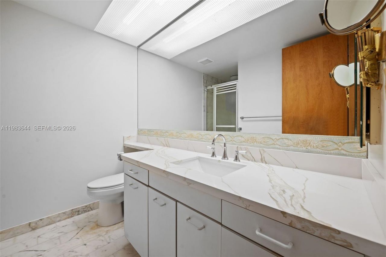 19500 Turnberry Way, Unit 16C, Aventura, FL 33180 Photo