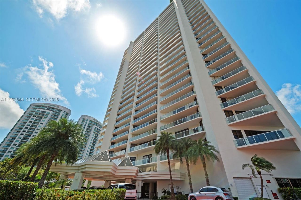 19500 Turnberry Way, Unit 16C, Aventura, FL 33180 Photo