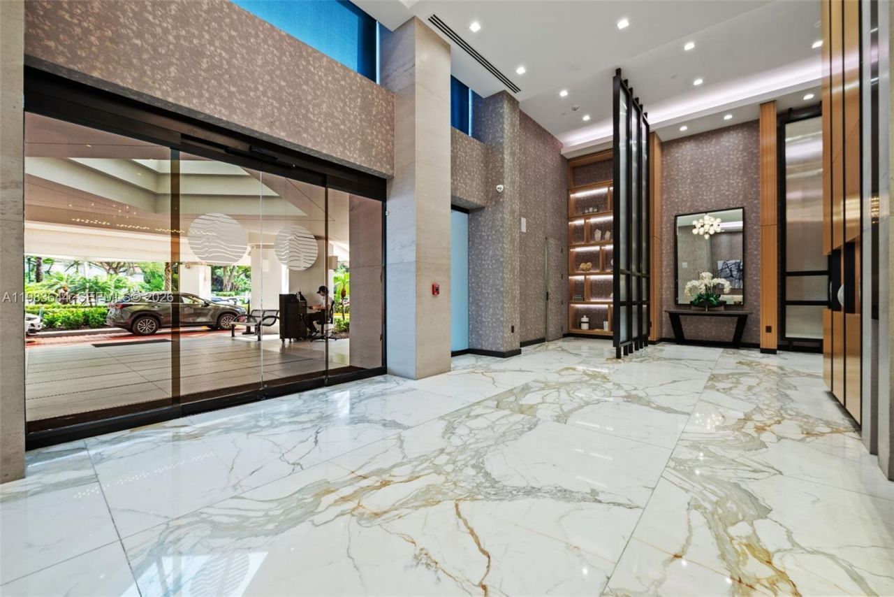 19500 Turnberry Way, Unit 16C, Aventura, FL 33180 Photo