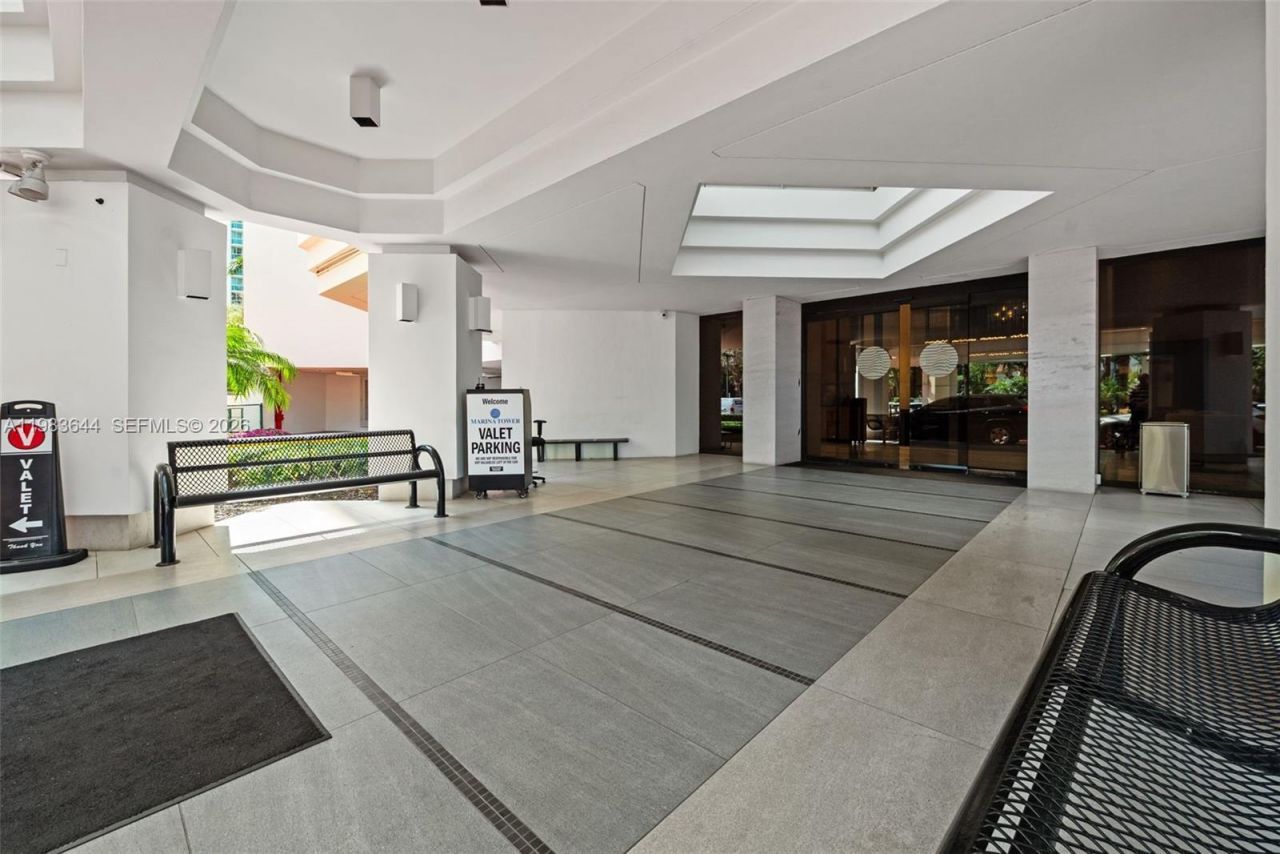 19500 Turnberry Way, Unit 16C, Aventura, FL 33180 Photo