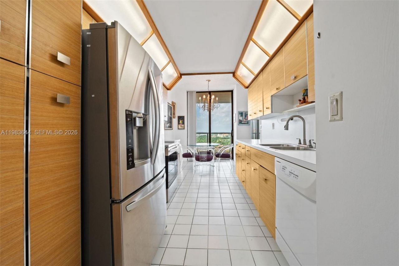 19500 Turnberry Way, Unit 16C, Aventura, FL 33180 Photo