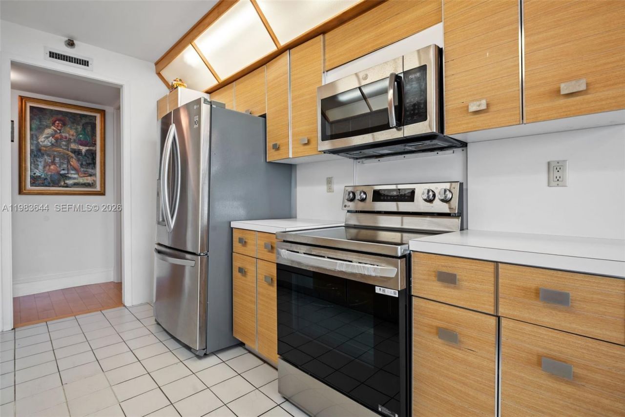 19500 Turnberry Way, Unit 16C, Aventura, FL 33180 Photo