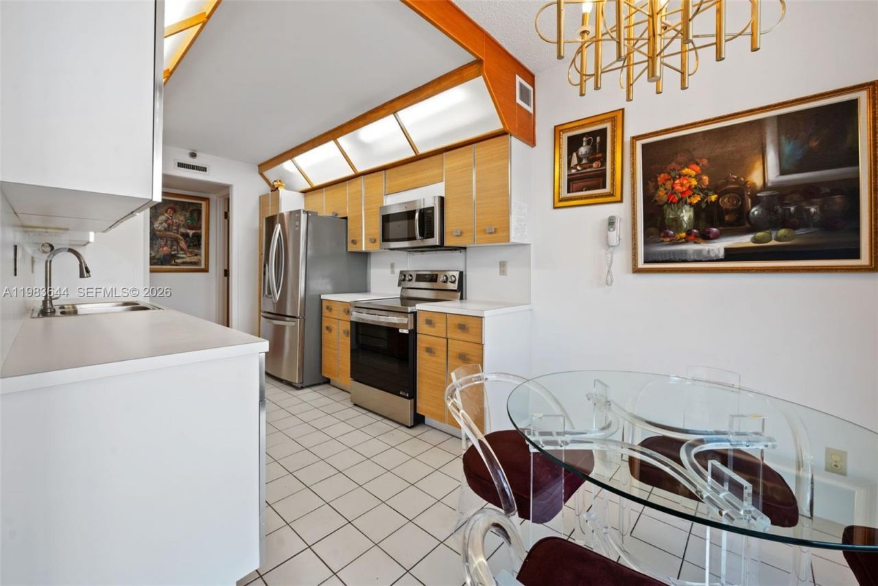 19500 Turnberry Way, Unit 16C, Aventura, FL 33180 Photo