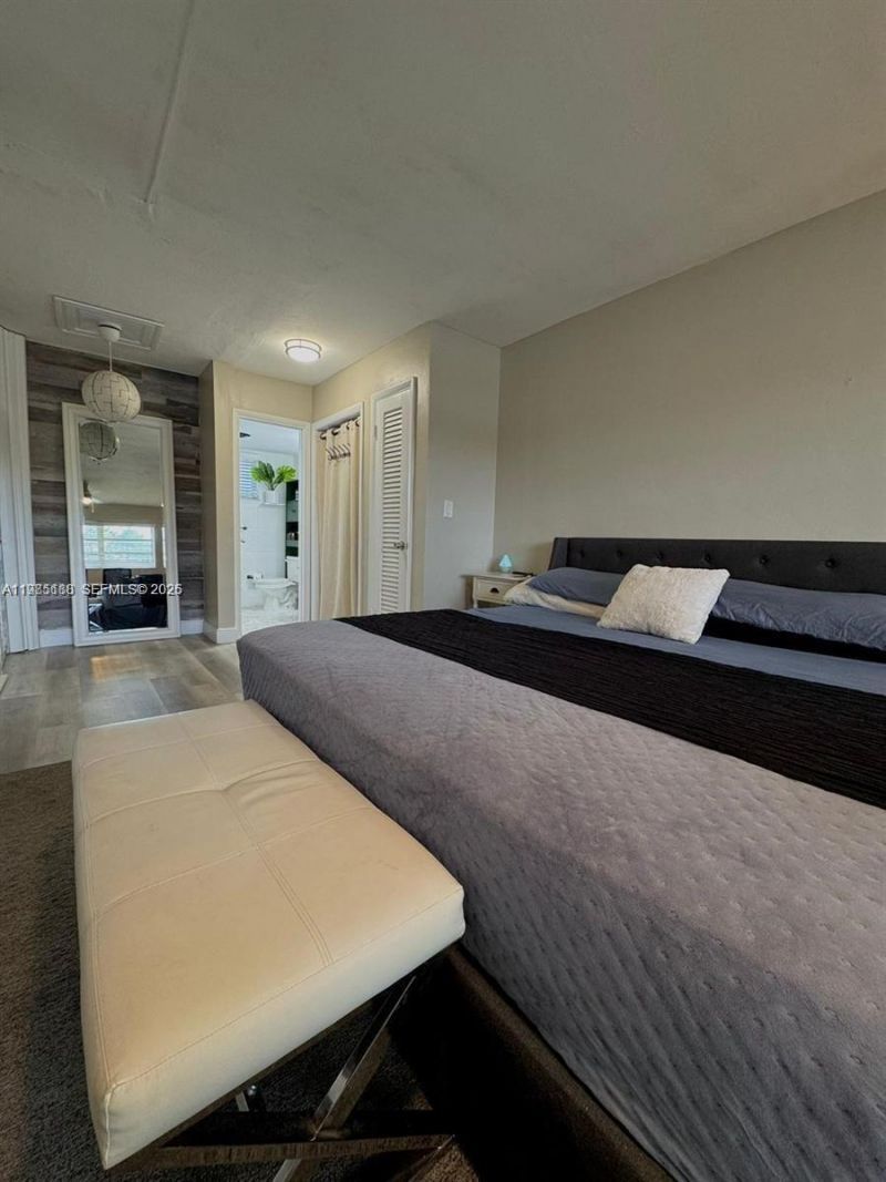 1530 NE 191st St , Unit 241, Miami, FL 33179 Photo