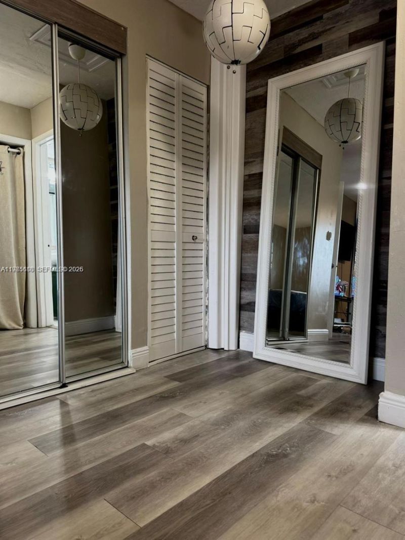 1530 NE 191st St , Unit 241, Miami, FL 33179 Photo