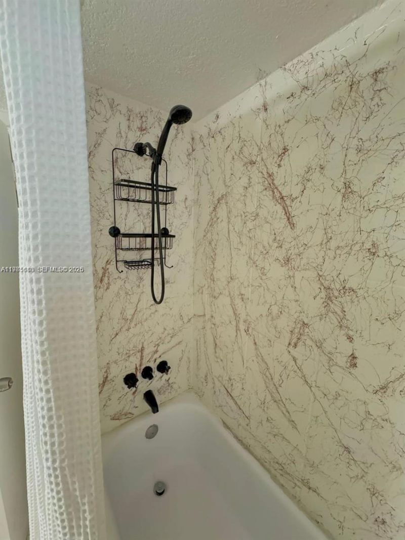 1530 NE 191st St , Unit 241, Miami, FL 33179 Photo