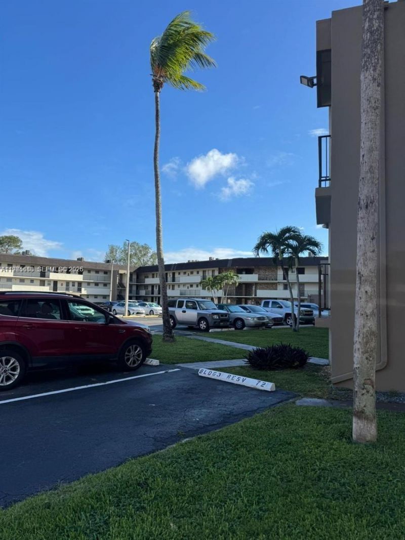 1530 NE 191st St , Unit 241, Miami, FL 33179 Photo