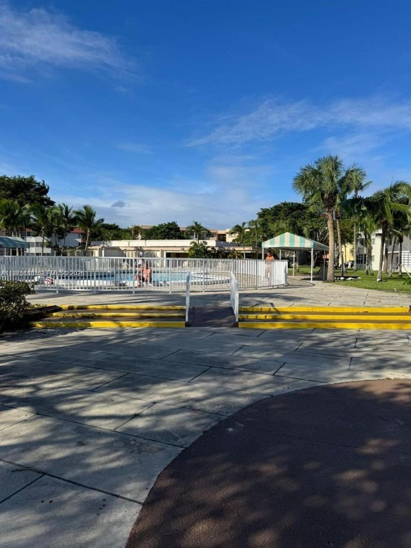 1530 NE 191st St , Unit 241, Miami, FL 33179 Photo