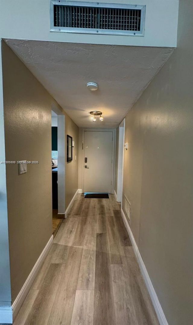 1530 NE 191st St , Unit 241, Miami, FL 33179 Photo