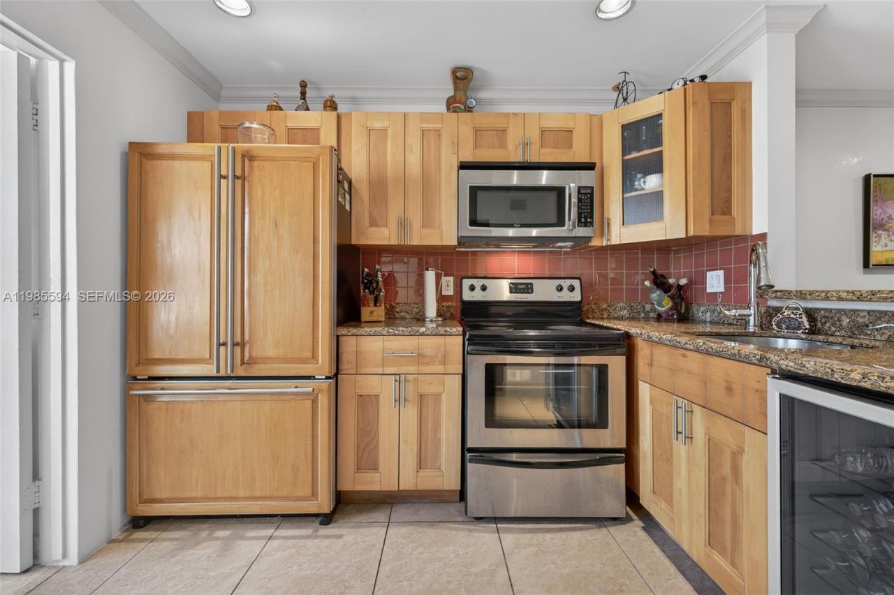 3777 NW 78th Ave , Unit 8F, Davie, FL 33024 Photo