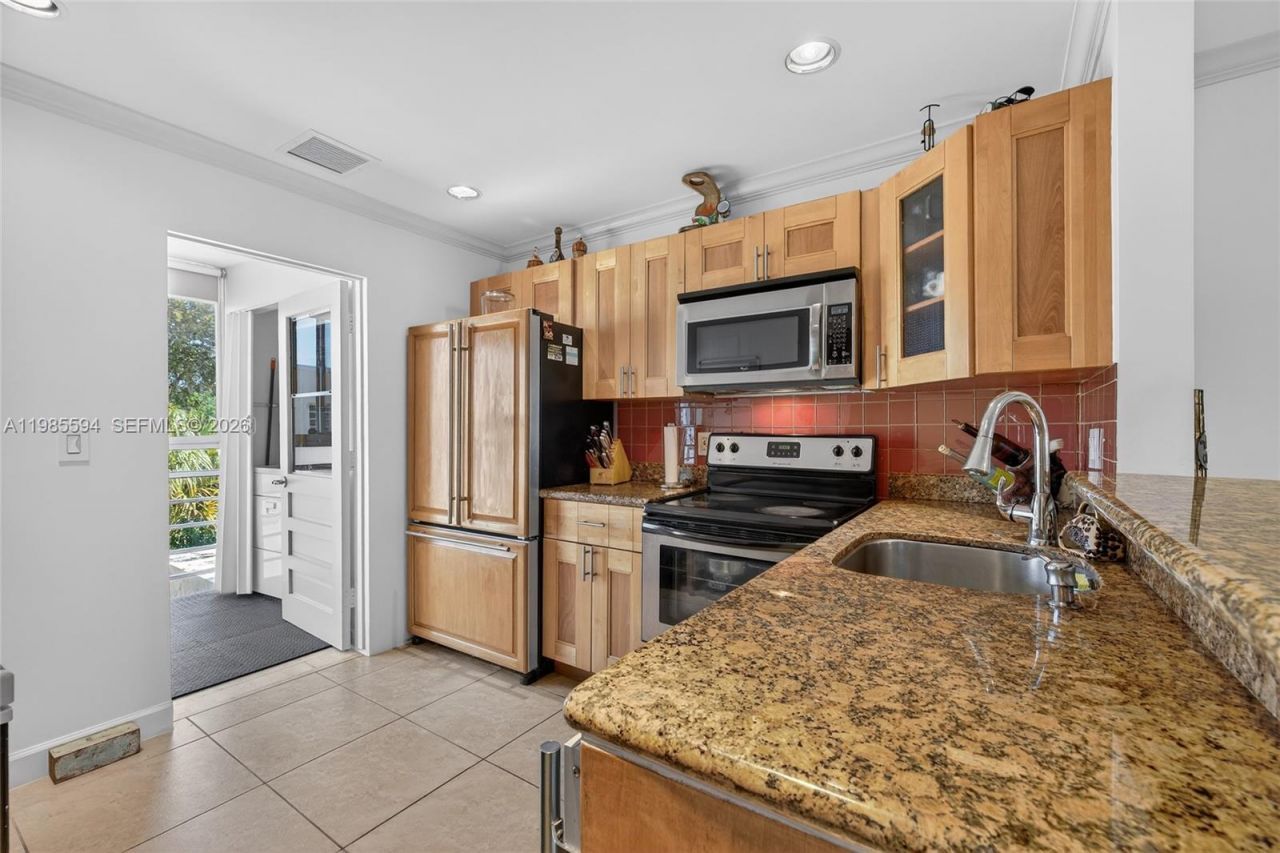 3777 NW 78th Ave , Unit 8F, Davie, FL 33024 Photo