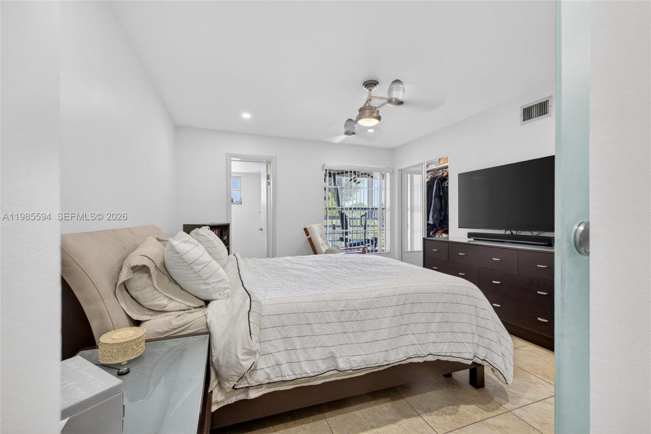 3777 NW 78th Ave , Unit 8F, Davie, FL 33024 Photo