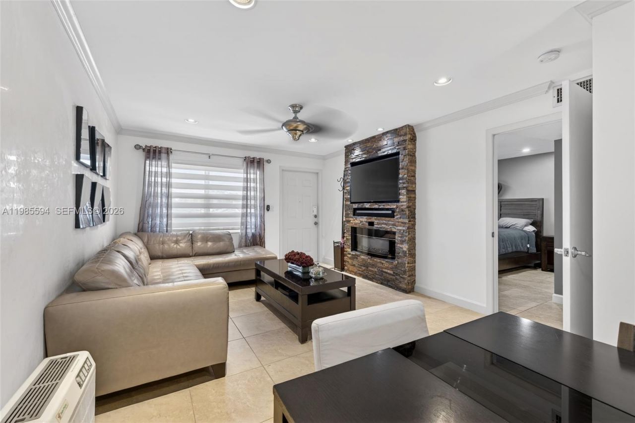 3777 NW 78th Ave , Unit 8F, Davie, FL 33024 Photo