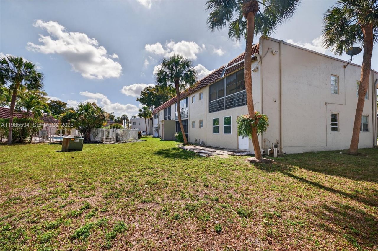 3777 NW 78th Ave , Unit 8F, Davie, FL 33024 Photo