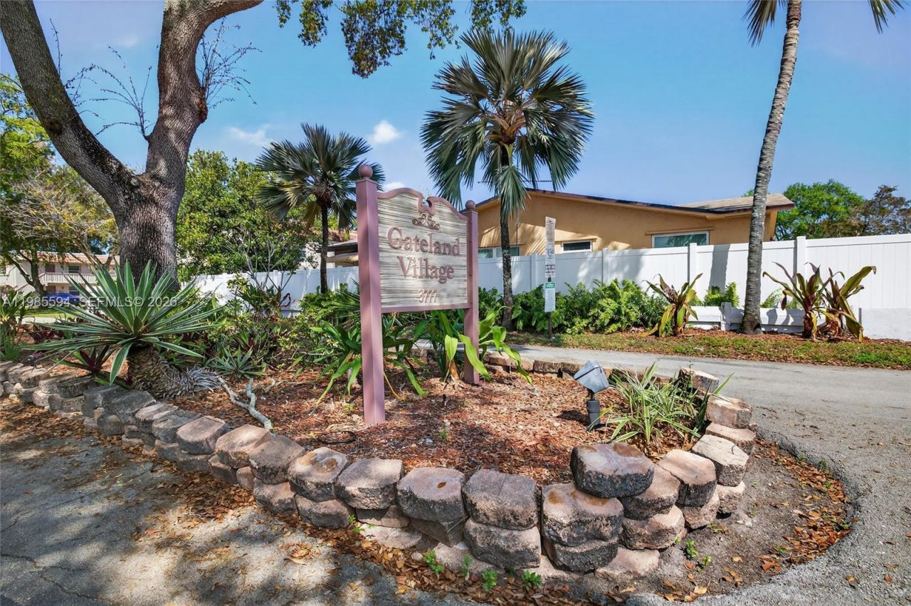 3777 NW 78th Ave , Unit 8F, Davie, FL 33024 Photo