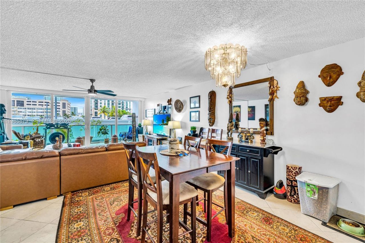 100 Bayview Dr , Unit 228, Sunny Isles Beach, FL 33160 Photo