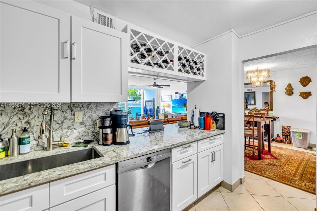 100 Bayview Dr , Unit 228, Sunny Isles Beach, FL 33160 Photo