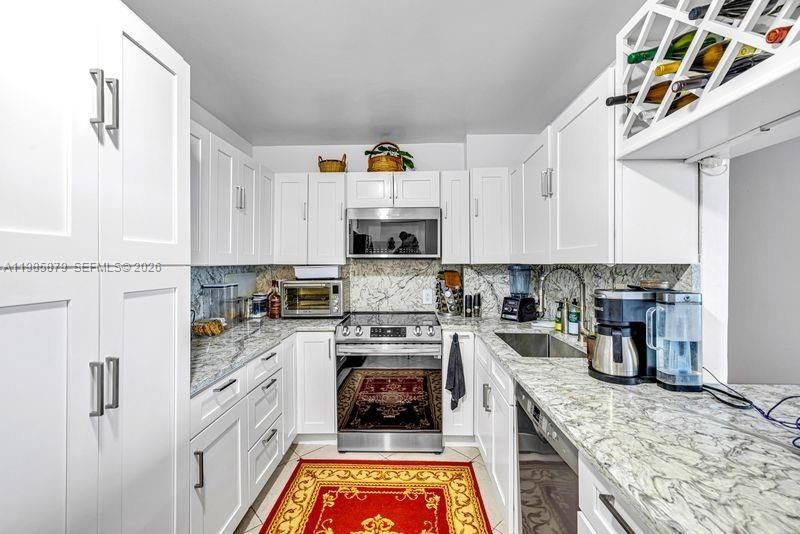 100 Bayview Dr , Unit 228, Sunny Isles Beach, FL 33160 Photo