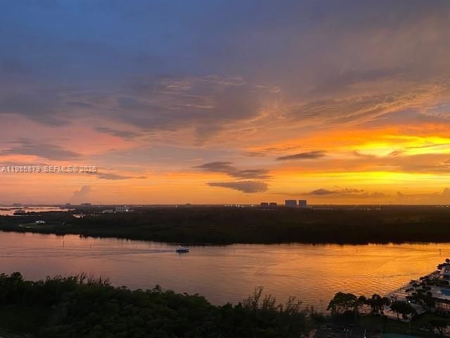 100 Bayview Dr , Unit 228, Sunny Isles Beach, FL 33160 Photo