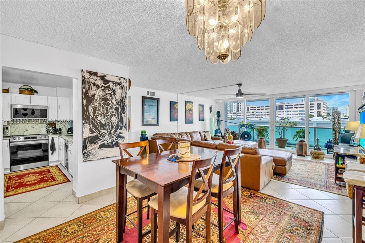 100 Bayview Dr , Unit 228, Sunny Isles Beach, FL 33160 Photo