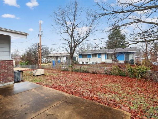 10139 Edgefield Drive , St Louis, MO 63136