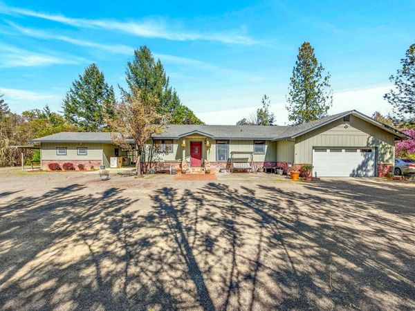 2542 Thomas Terrace, Grants Pass, OR 97527