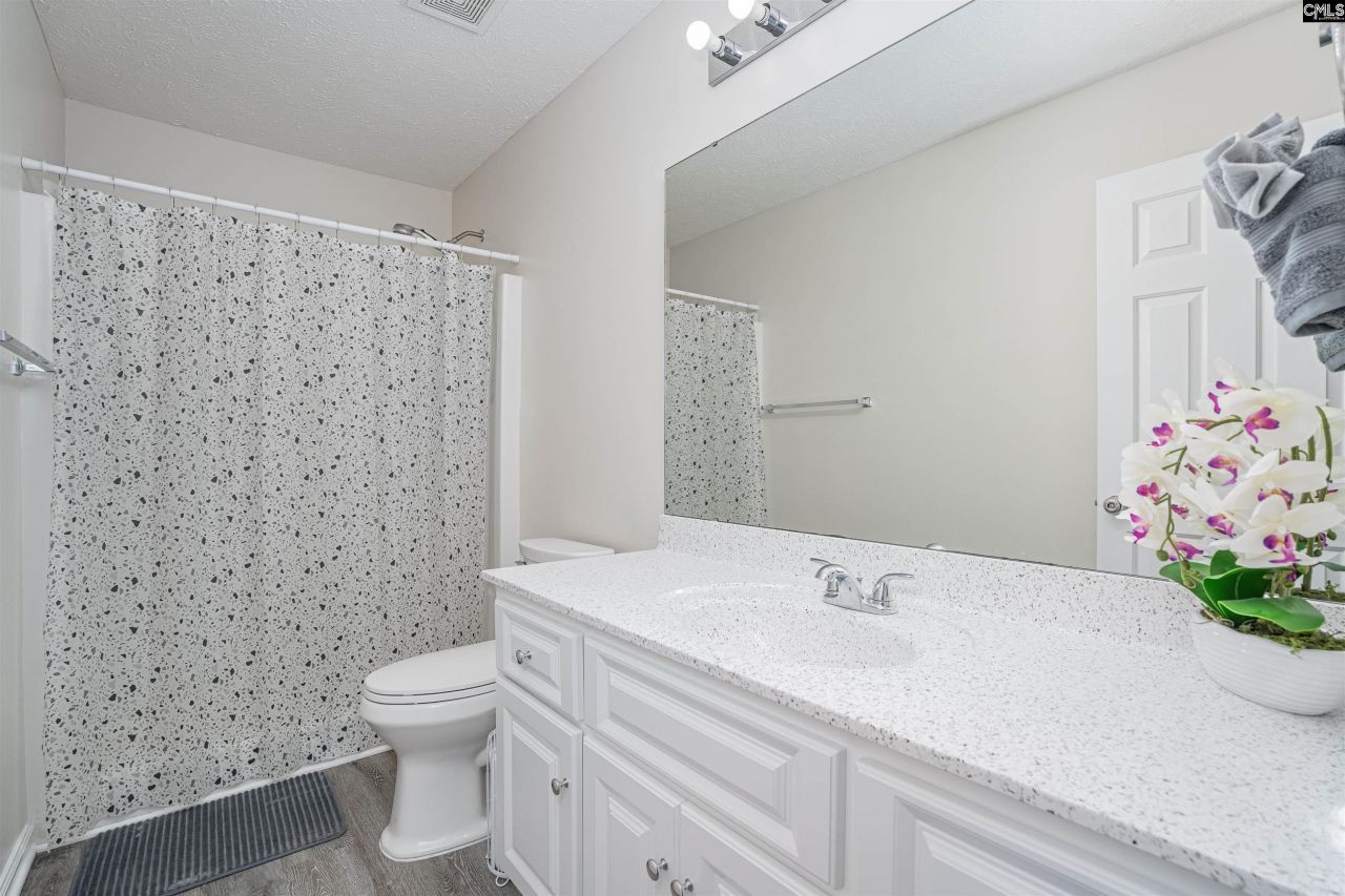 119 Barrington Drive Photo 12