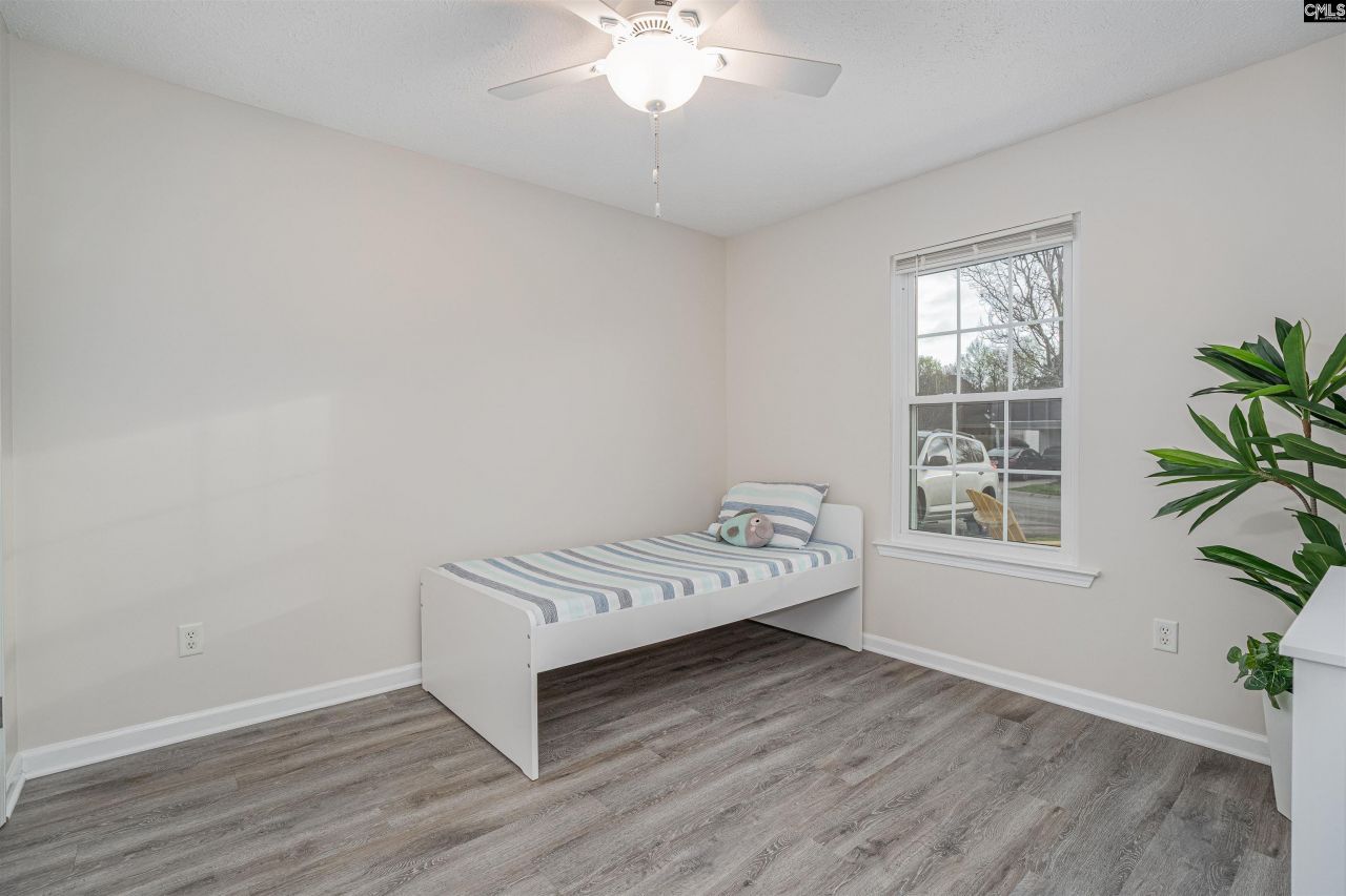 119 Barrington Drive Photo 14