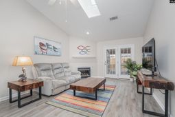 119 Barrington Drive photo 4