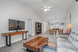 119 Barrington Drive photo 4