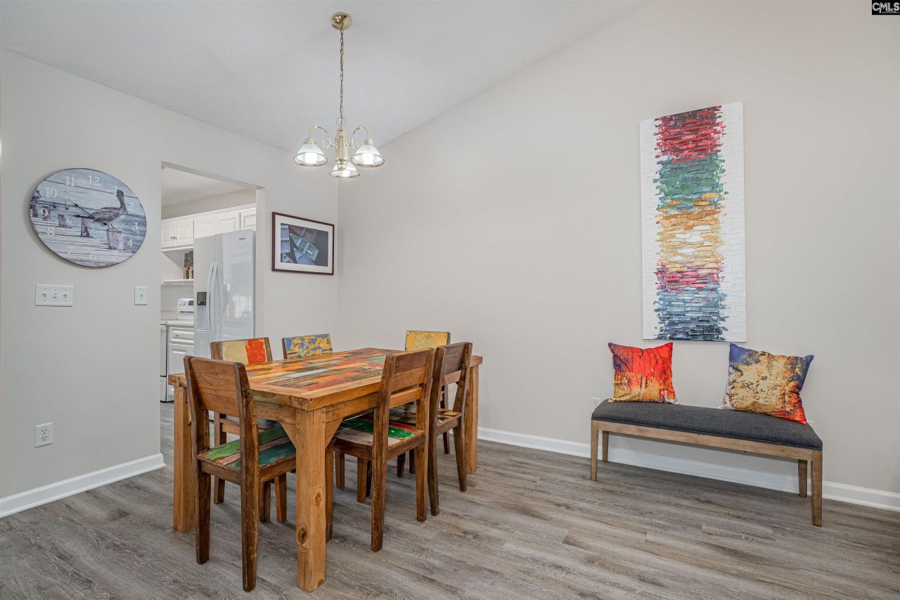 119 Barrington Drive Photo 5