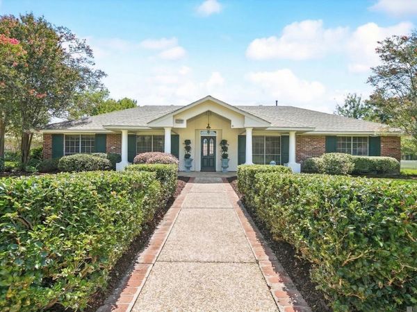 3911 N Bluebonnet Rd, Baton Rouge, LA 70809