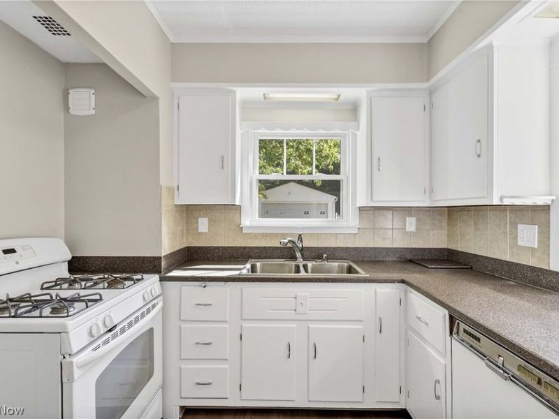 1031 Pennfield Road , Cleveland Heights, OH 44121 Photo 19