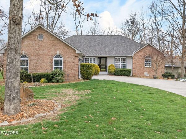 127 Stonewood Drive, Crossville, TN 38558