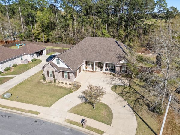 5556 Madelines Way, Pace, FL 32571