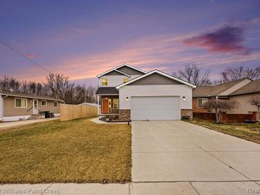 49053 Jefferson Avenue, Chesterfield Twp, MI 48047