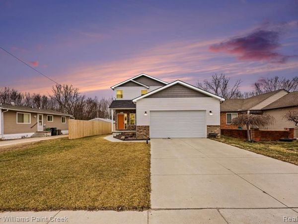 49053 Jefferson Avenue, Chesterfield Twp, MI 48047