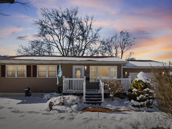 309 Northbrook Drive, Davenport, IA 52806