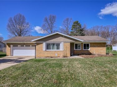 9102 Tanglewood Road, Macedonia, OH 44056