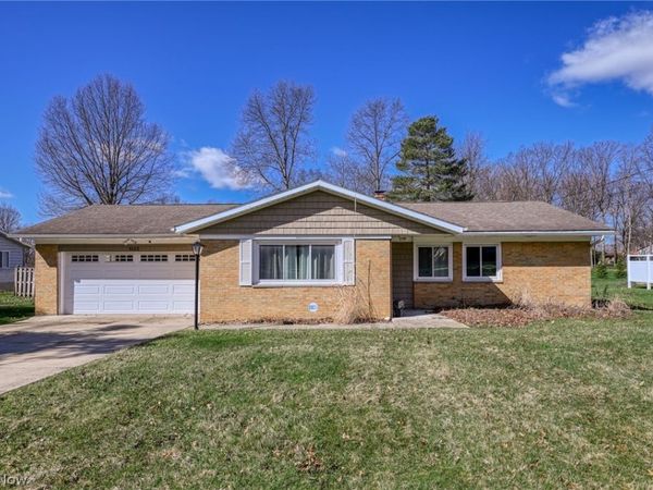9102 Tanglewood Road , Macedonia, OH 44056